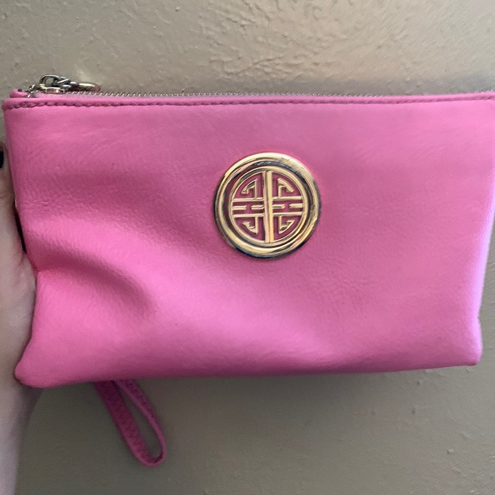 Pink Womens Walet/Purse *USED 6 TIMES* Has multiple compartments some for cash.